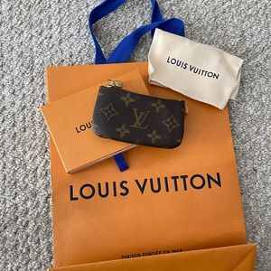 Louis Vuitton Authentic monogram Pouch